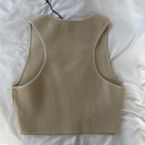 NWT Aritzia Babaton Sculpt Knit Crop Tank - Picture 2 of 3
